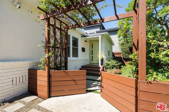 3945 Lyceum Avenue, Los Angeles, CA 90066