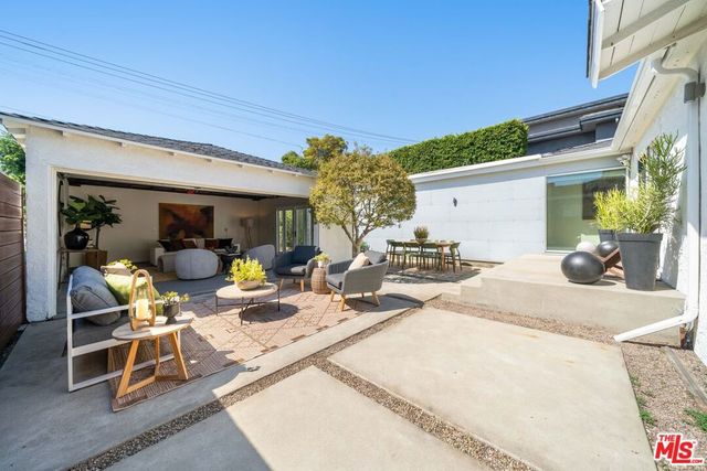 3945 Lyceum Avenue, Los Angeles, CA 90066
