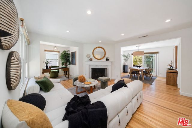 3945 Lyceum Avenue, Los Angeles, CA 90066