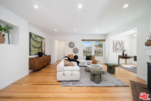 3945 Lyceum Avenue, Los Angeles, CA 90066