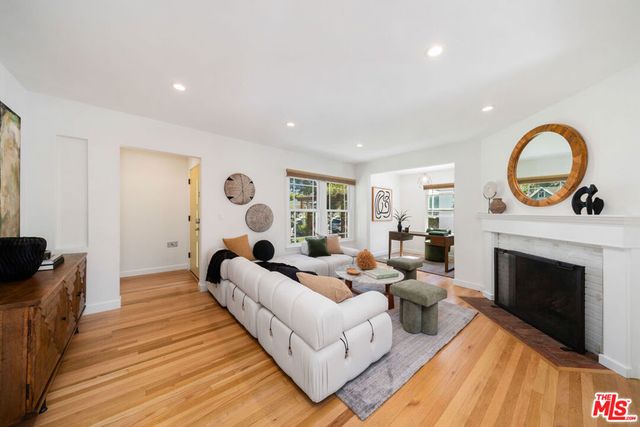 3945 Lyceum Avenue, Los Angeles, CA 90066