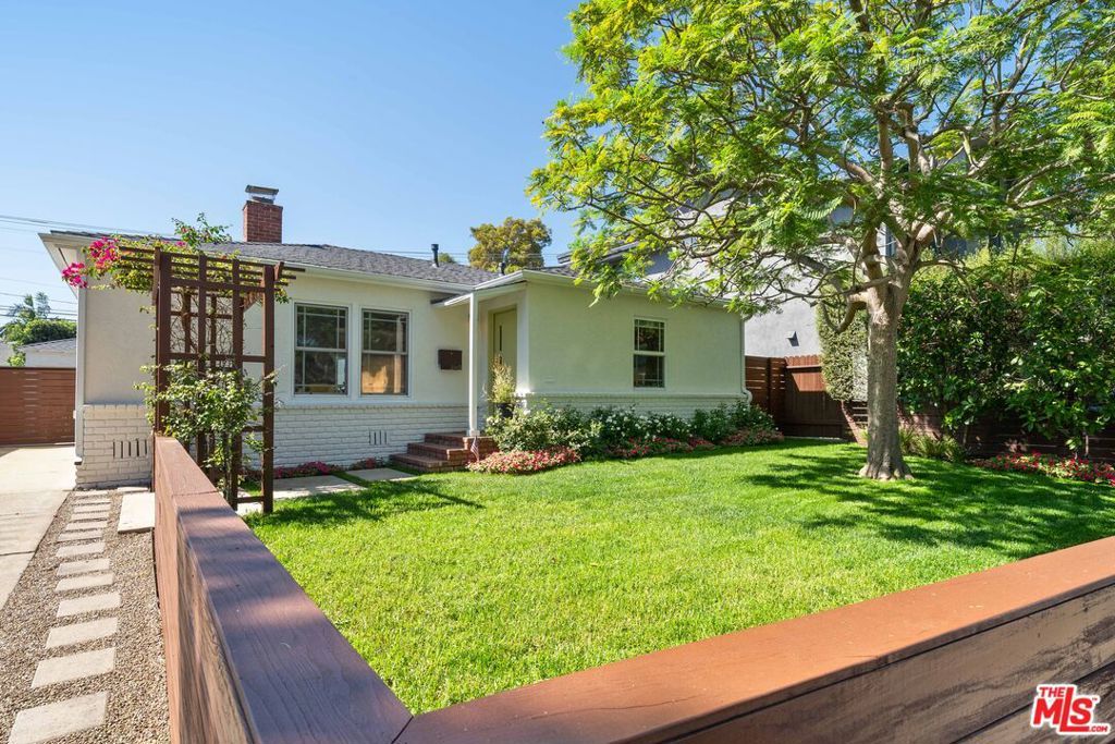3945 Lyceum Avenue, Los Angeles, CA 90066