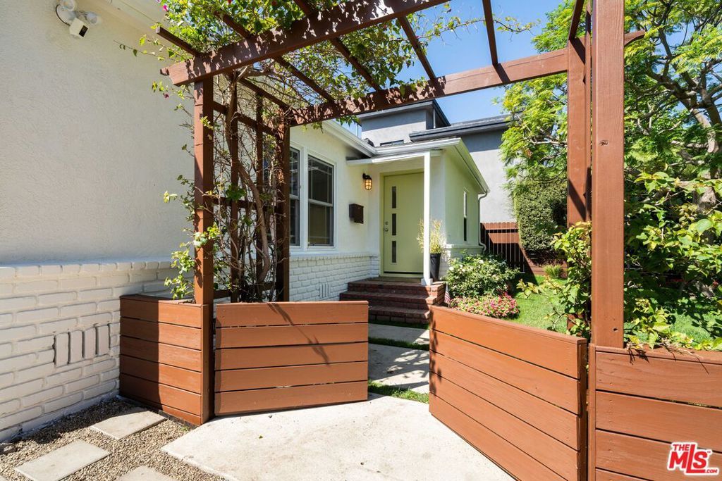 3945 Lyceum Avenue, Los Angeles, CA 90066 — photo 3