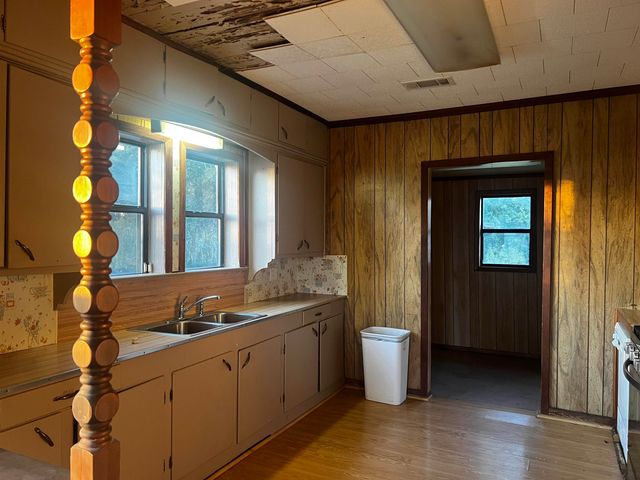 833 Elm St, Houma, LA 70360