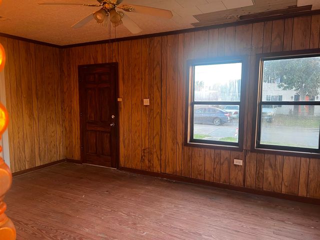 833 Elm St, Houma, LA 70360