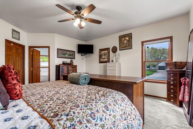W7885 Country AVENUE, Holmen, WI 54636
