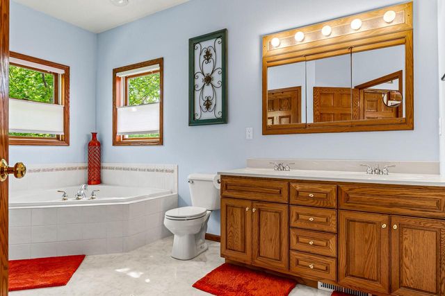W7885 Country AVENUE, Holmen, WI 54636