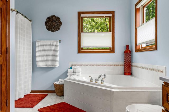W7885 Country AVENUE, Holmen, WI 54636