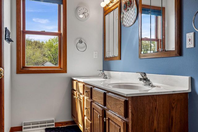 W7885 Country AVENUE, Holmen, WI 54636