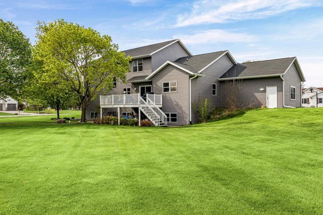 W7885 Country AVENUE, Holmen, WI 54636