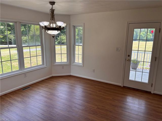 926 Freeman Mill RD, Suffolk, VA 23438