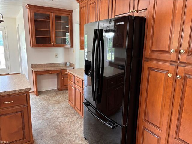 926 Freeman Mill RD, Suffolk, VA 23438