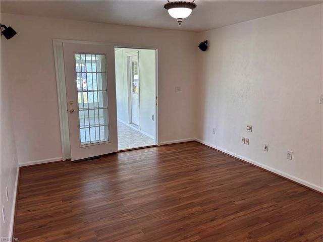 926 Freeman Mill RD, Suffolk, VA 23438