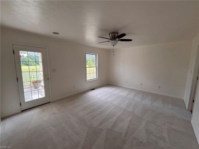 926 Freeman Mill RD, Suffolk, VA 23438