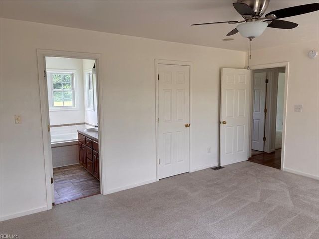 926 Freeman Mill RD, Suffolk, VA 23438