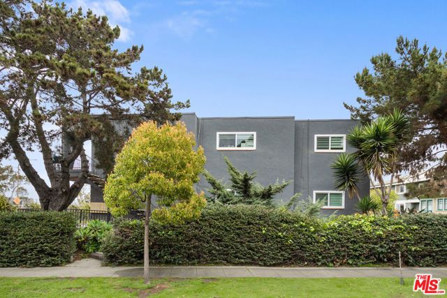 1743 9th Street 1, Santa Monica, CA 90404