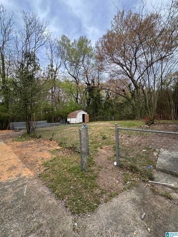 1300 8TH AVENUE, Midfield, AL 35228