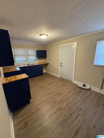 1300 8TH AVENUE, Midfield, AL 35228