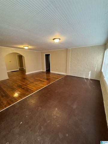 1300 8TH AVENUE, Midfield, AL 35228