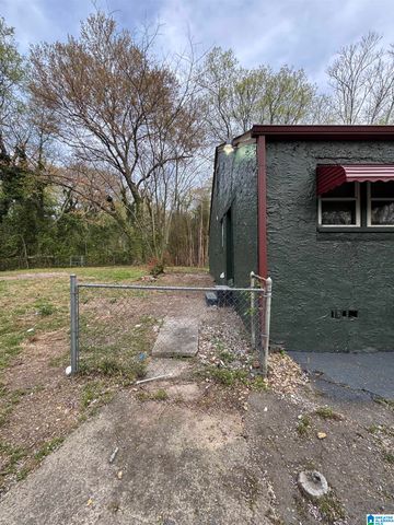 1300 8TH AVENUE, Midfield, AL 35228