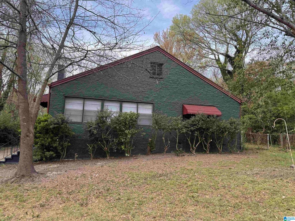 1300 8TH AVENUE, Midfield, AL 35228