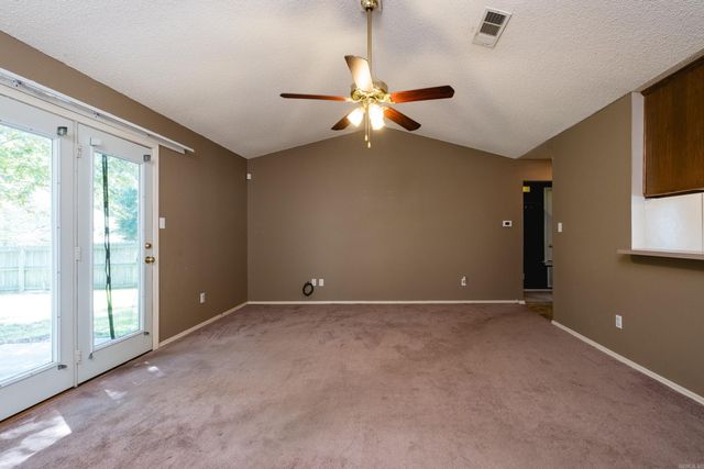 2000 Cherry Creek Circle, Bryant, AR 72022