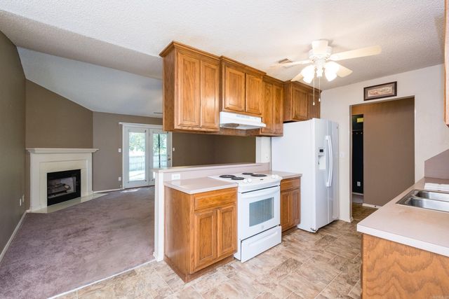 2000 Cherry Creek Circle, Bryant, AR 72022