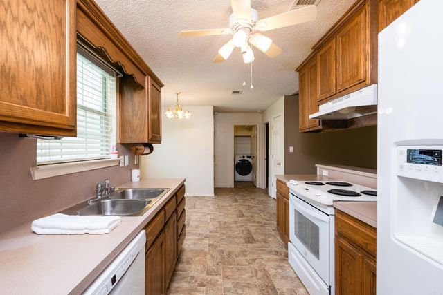 2000 Cherry Creek Circle, Bryant, AR 72022