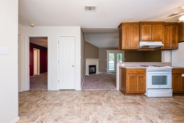 2000 Cherry Creek Circle, Bryant, AR 72022