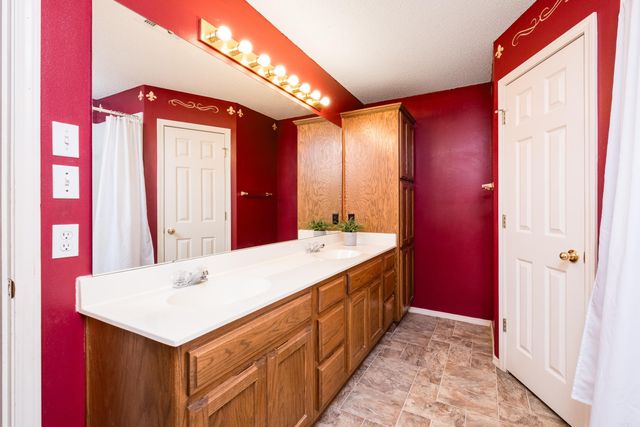 2000 Cherry Creek Circle, Bryant, AR 72022
