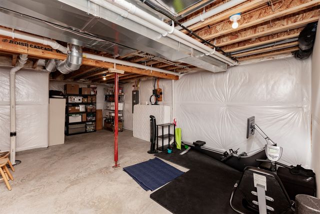 823 NE Maple Street, Bondurant, IA 50073