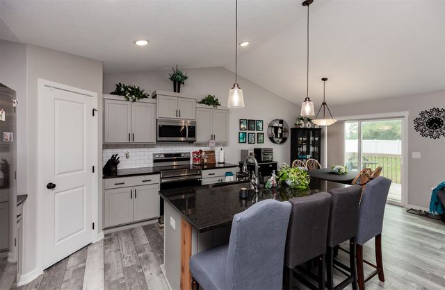 823 NE Maple Street, Bondurant, IA 50073