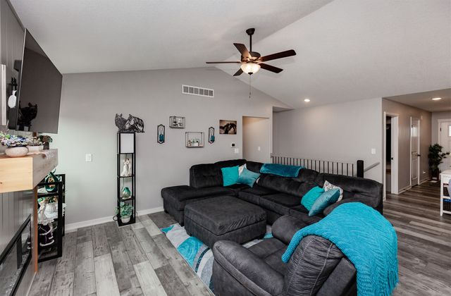 823 NE Maple Street, Bondurant, IA 50073