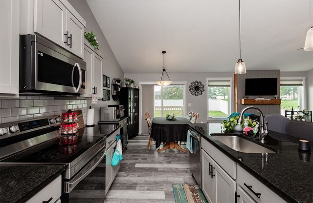 823 NE Maple Street, Bondurant, IA 50073