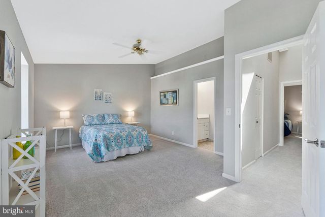 4284 SLEEPY LAKE DR, Fairfax, VA 22033