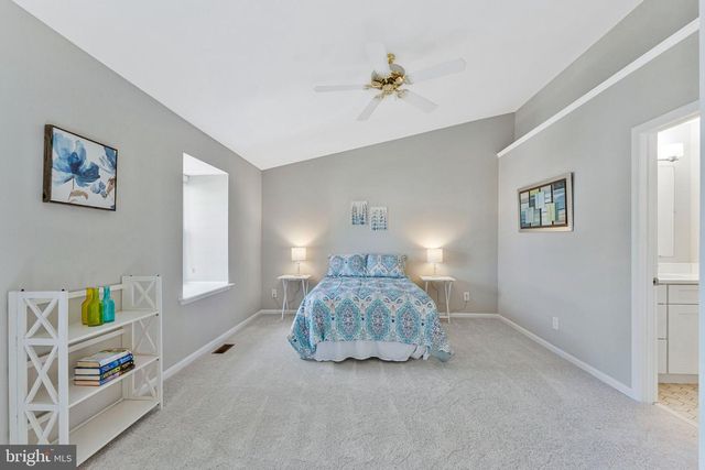 4284 SLEEPY LAKE DR, Fairfax, VA 22033