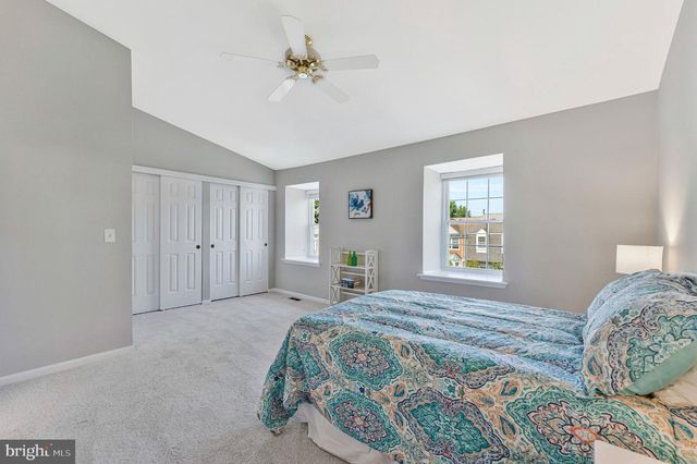 4284 SLEEPY LAKE DR, Fairfax, VA 22033