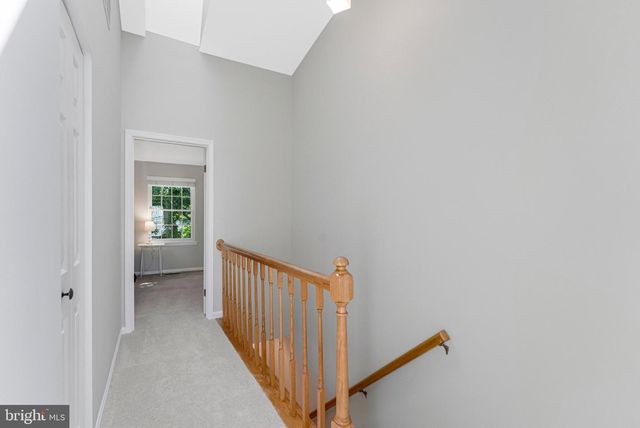 4284 SLEEPY LAKE DR, Fairfax, VA 22033