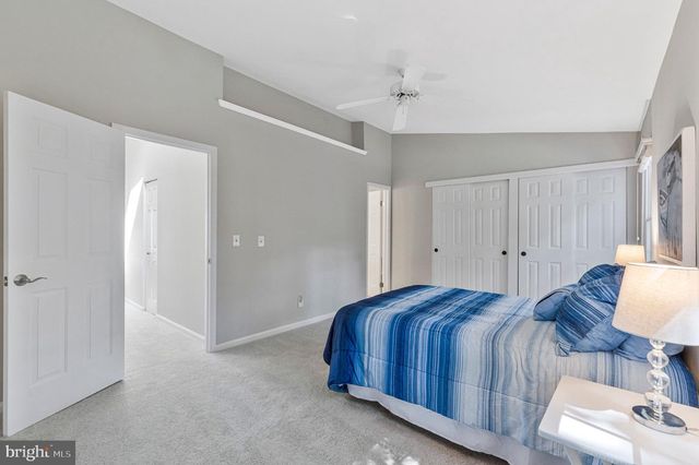 4284 SLEEPY LAKE DR, Fairfax, VA 22033
