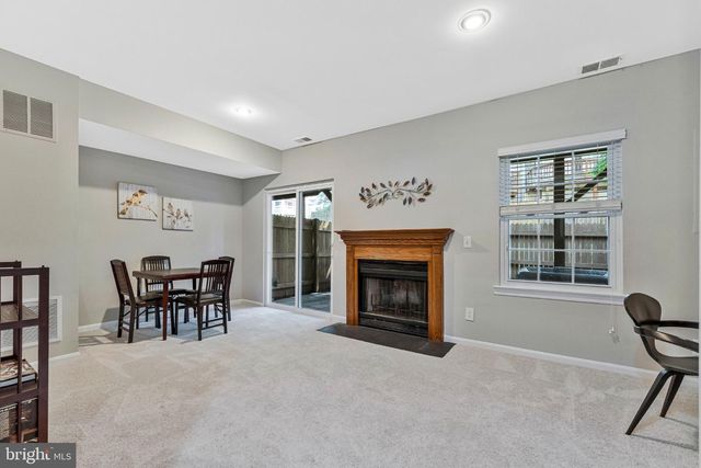 4284 SLEEPY LAKE DR, Fairfax, VA 22033