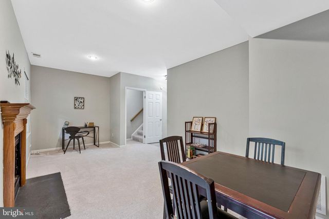 4284 SLEEPY LAKE DR, Fairfax, VA 22033