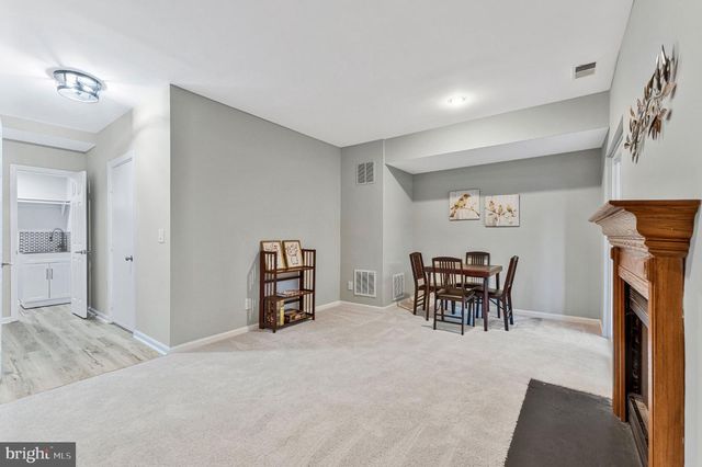 4284 SLEEPY LAKE DR, Fairfax, VA 22033