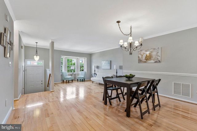 4284 SLEEPY LAKE DR, Fairfax, VA 22033