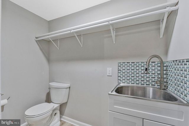 4284 SLEEPY LAKE DR, Fairfax, VA 22033