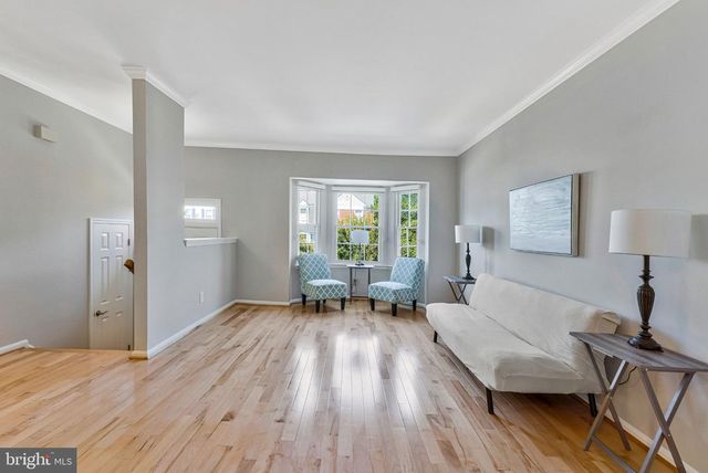 4284 SLEEPY LAKE DR, Fairfax, VA 22033