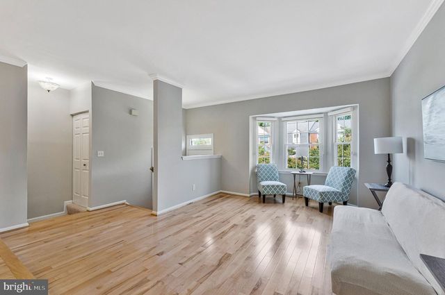 4284 SLEEPY LAKE DR, Fairfax, VA 22033
