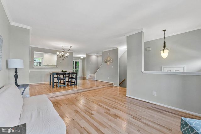 4284 SLEEPY LAKE DR, Fairfax, VA 22033