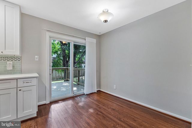 4284 SLEEPY LAKE DR, Fairfax, VA 22033