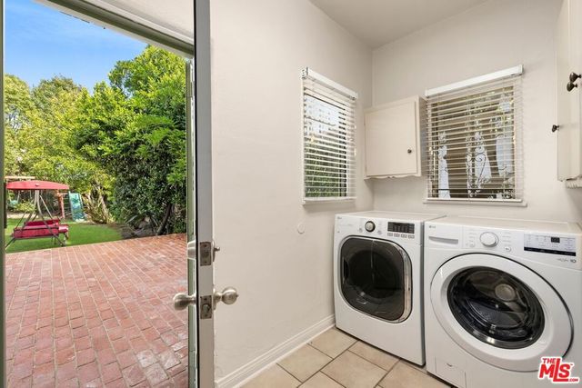 120 S Poinsettia Place, Los Angeles, CA 90036