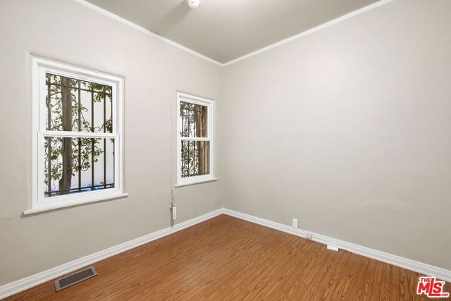 120 S Poinsettia Place, Los Angeles, CA 90036